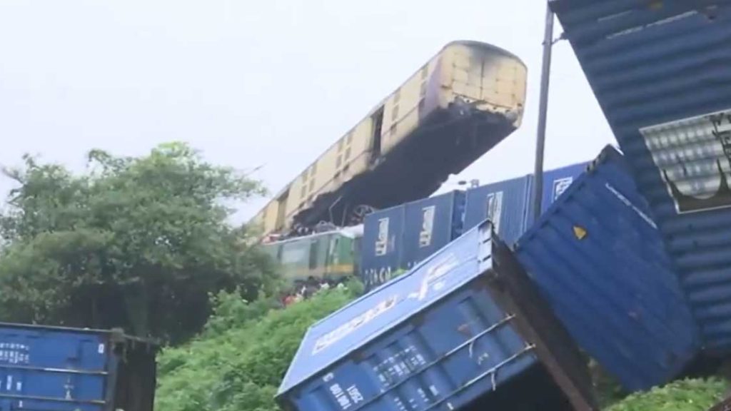 train collision in bengal